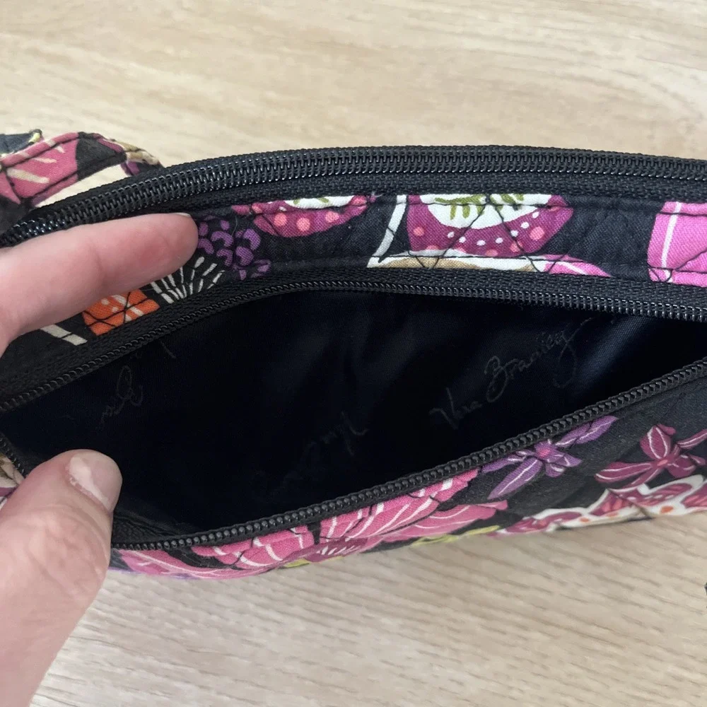 VERA BRADLEY Zip Wristlet Pirouette Pink & Black - Phone Size - Floral -‎ Travel